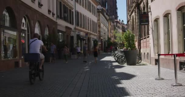 Man Riding Bike Tourists Popular Shopping Area Grand Rue Colmar — 图库视频影像