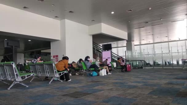 Jakarta May 2022 Passengers Waiting Room Queuing Plane Soekarno Hatta — Stockvideo