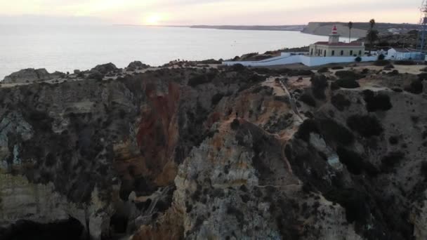 Aerial Falling Away Farol Ponta Piedade Lagos Lagos Portugal Algarve — Stock Video