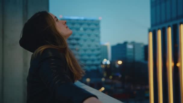 Hooded Woman Edge Rooftop Looks Sky Slow Motion — стоковое видео