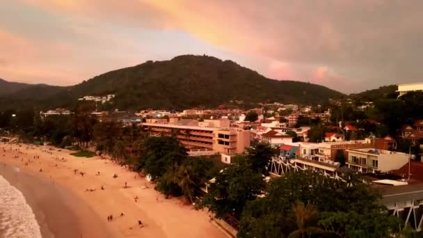 Aerial Sunset View Kata Beach Resort Hotels Phuket Pedestal — Stockvideo