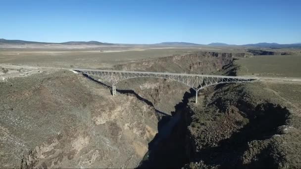 Drone Video Rio Grande Gorge Suspension Bridge Colorado New Mexico — Wideo stockowe