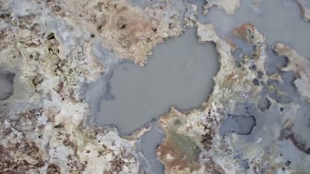 Aerial View Tilt Hverir Geothermal Area Boiling Water Iceland — Vídeo de Stock