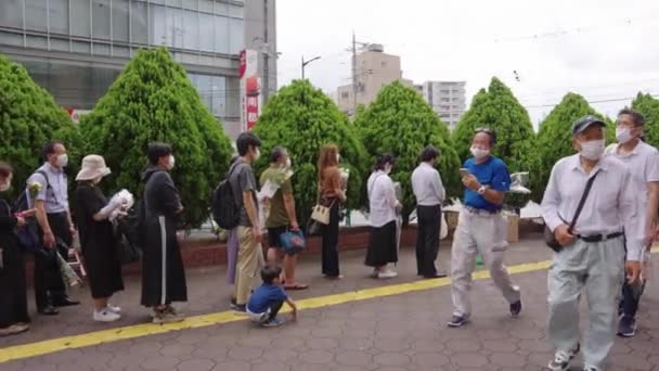 Japanese People Flowers Memorial Walk Shinzo Abe Nara Prefecture — Vídeo de Stock