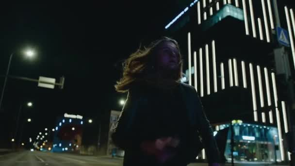 Blonde Woman Runs City Street Night Slow Motion — Vídeos de Stock