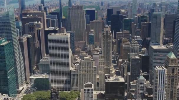 Scenic View Manhattan Central Park Super Tall Towers Tilt Shot — ストック動画
