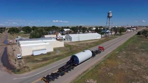 Drone Flight Showing Water Tower Traffic Headed North Highway Nunn — Stockvideo