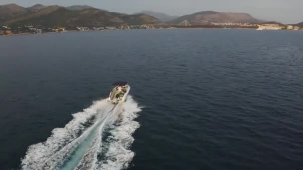 Speedboat Speeds Adriatic Sea Dubrovnik Croatia Aerial — Vídeos de Stock