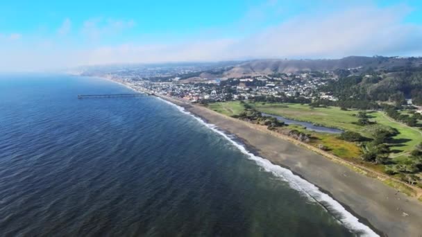 Aerial View Pacifica Esplanade Beach Sharp Park Golf Course Milagra — Stockvideo