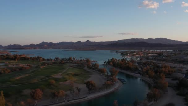 Aerial Wide Rising Shot Boat Marina Thompson Bay Lake Havasu — Video