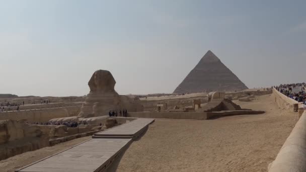 View Great Pyramid Sphinx Giza Tourists Visit Sights Ancient Civilizations — Vídeos de Stock
