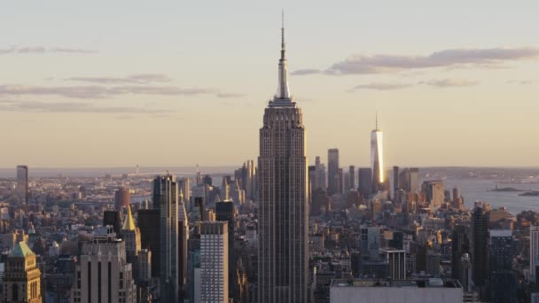 Empire State Building Sunset View Manhattan One World Trade Center — Stock Video