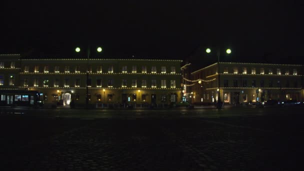 Electric Street Tram Rolls Helsinki Quiet Senate Square Night — Αρχείο Βίντεο