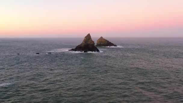 Θάλασσα Στοιβάζεται Ξημέρωμα Κοντά Στο Brookings Ακτή Όρεγκον Drone Πάνω — Αρχείο Βίντεο