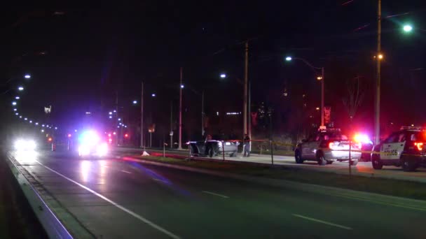 Piscar Toronto Veículos Polícia Brilhar Bloqueio Urbano Rua Noite — Vídeo de Stock