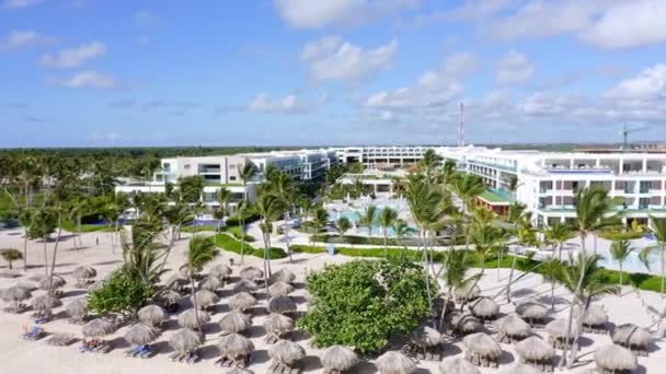 Aerial Drone Ascending Luxury All Inclusive Serenade Holiday Resort Pools — Stock videók