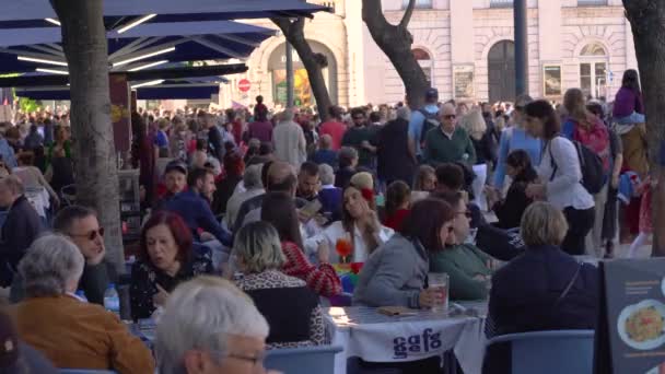 Esplanade Cafes Full People April Celebrations Lisbon — Stok video