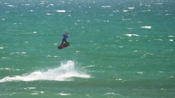 Stig Hoefnagel Showing Kiteboarding Skills Big Air 2021 Event Blouberg — Αρχείο Βίντεο