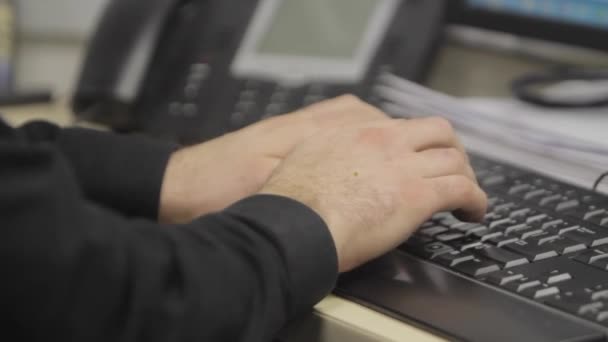 Close Mans Wearing Black Shirt Hands Typing Desktop Keyboard Office — Video Stock