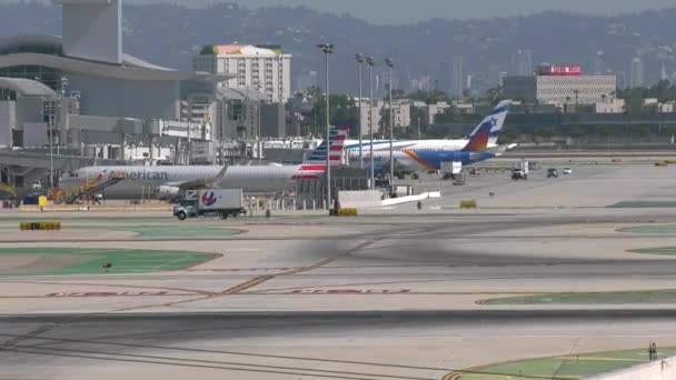 Lax 공항에 비행기들 — 비디오