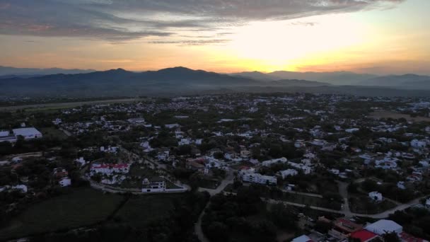 Puerto Escondido Jungle Mountain City Aerial Drone Sun View Mexico — Vídeos de Stock