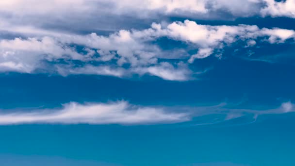 ภาพระยะเวลาของเมฆส ขาวบ นบนท องฟ าในฤด — วีดีโอสต็อก