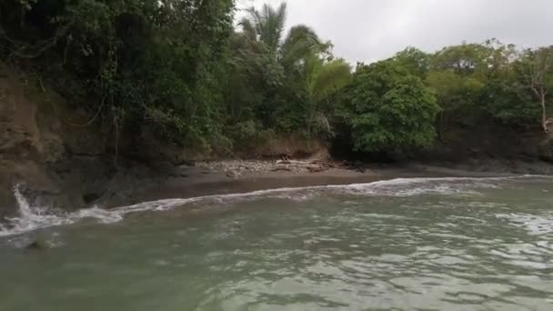 Omgekeerde Drone Vlucht Van Playa Vaca Vliegen Stille Oceaan Met — Stockvideo