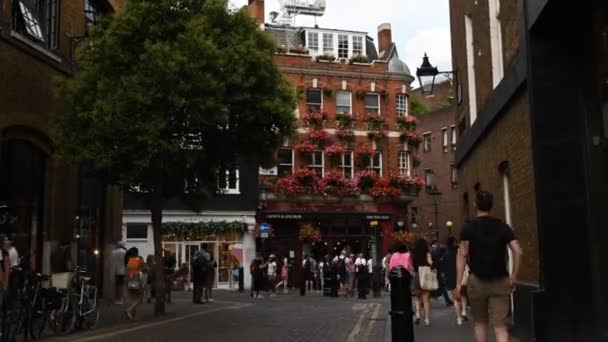 Crown Pub Рядом Covent Garden Семью Циферблатами Центре Лондона — стоковое видео
