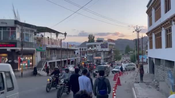 View Daily Scene Busy Street India Sunset Himalayan Range Distant — Vídeo de Stock