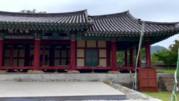 Panning Shot Traditional Korean Temple Building Suncheon Cloudy Day — Stok Video