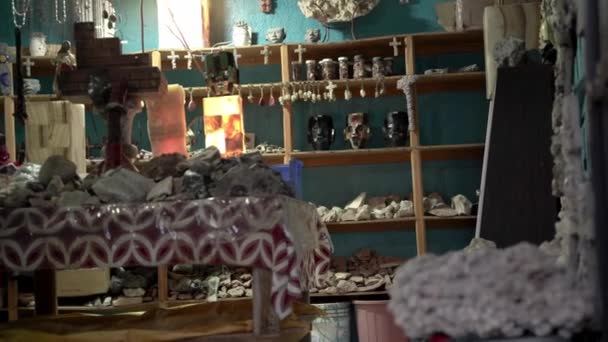 Selling Various Objects Gift Shop — Stock Video