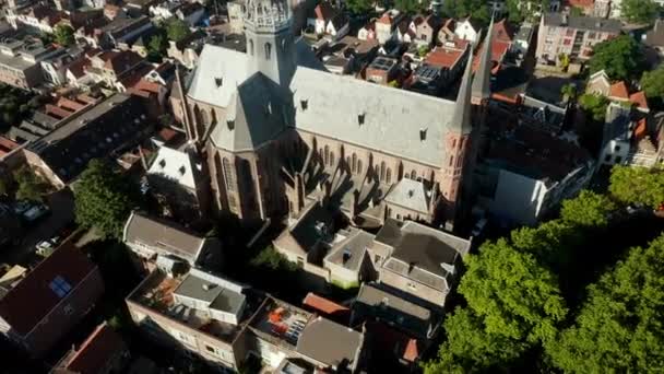 Old Historical Gouwekerk Church Sunny Day Gouda Netherlands Inglés Retroceso — Vídeo de stock