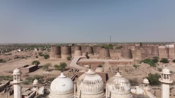 Drone Records Video Derawar Fortress Cholistan Desert — Wideo stockowe