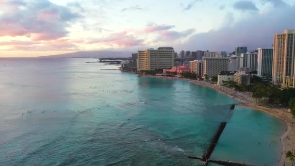 Sunset Reveal Beautiful Waikiki Beach Resort Hotels Waterfront Tourism Destination — Stok Video
