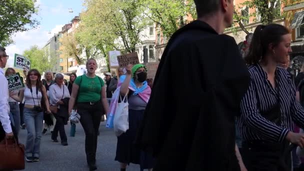 Young Women Signs March Chant Climate Protest Sweden — Vídeo de stock