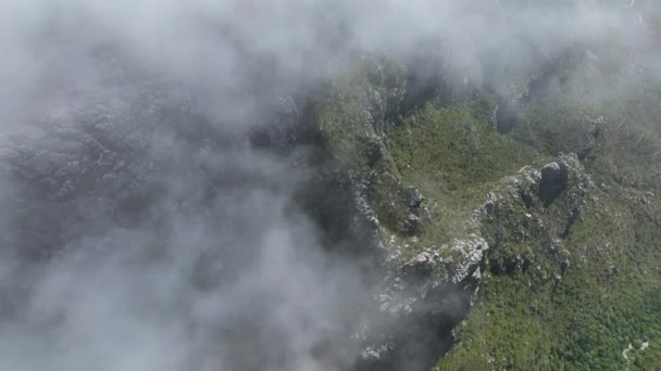 Flying Cloudscape View Majestic Mountain Range — Stock video