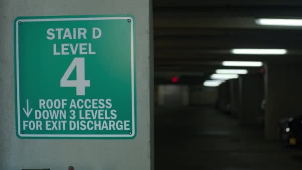 Handheld Shot Dark Parking Garage Level Sign Multi Level Parking — Stock videók