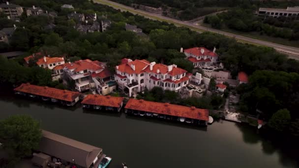 Drone Lakefront Villas Austin Texas — Vídeos de Stock