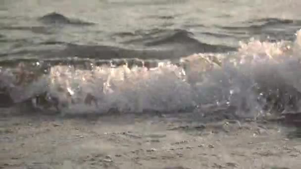 Sunset Waves Lake Shot Sony A6400 — Videoclip de stoc