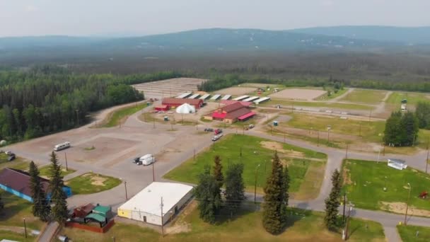 Drone Video Tanana Valley State Fairgrounds Fairbanks Alaska Sunny Summer — Vídeos de Stock