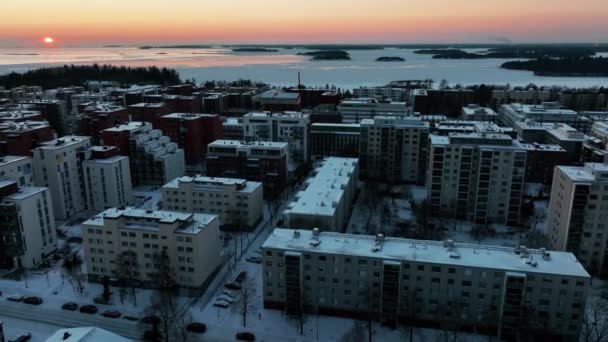 Aerial View Snowy Apartment Buildings Lauttasaari Winter Sunset Helsinki Finland — Vídeo de Stock