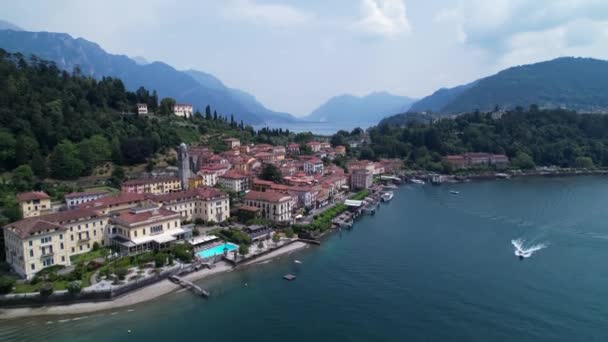 Pittoresk Dorpje Bellagio Italië Aan Het Comomeer Luchtfoto Van Toeristische — Stockvideo