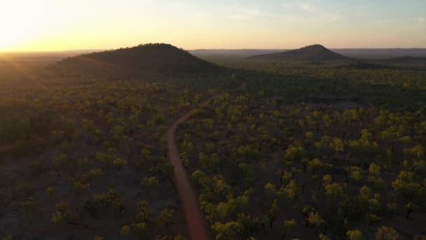 Australia Outback Sunset Aerial Empty Remote Dirt Track Bush Queensland — Vídeo de Stock