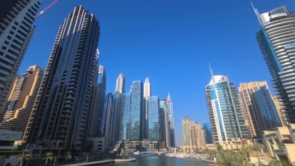 Dubai Uae Marina Arranha Céus Torres Beira Mar Estabelecendo Inclinação — Vídeo de Stock