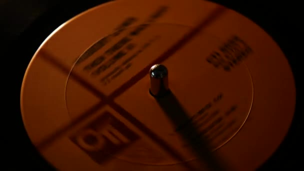 Vinyl Rekord Forog Lassan Közelről — Stock videók