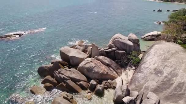 Beautiful Drone Footage Beach Unique Rock Features Hin Hin Yai — Vídeo de Stock