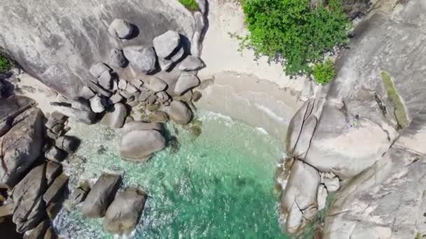 Beautiful Drone Footage Beach Unique Rock Features Hin Hin Yai — Stockvideo