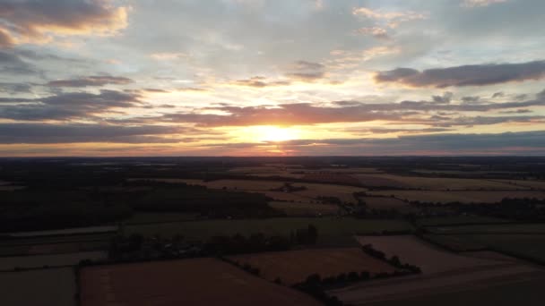Een Prachtige Zonsondergang Boven Het Engelse Platteland — Stockvideo
