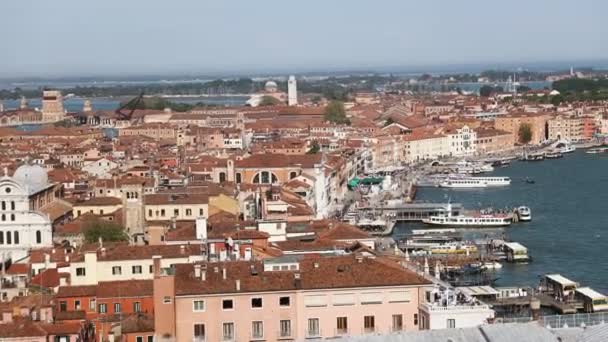 Touristic Floating City Venice Italy Panning Establishing View — Stock video