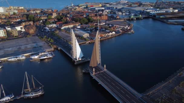 Twin Sails Bridge Fully Open Waiting Boat Sail — Video